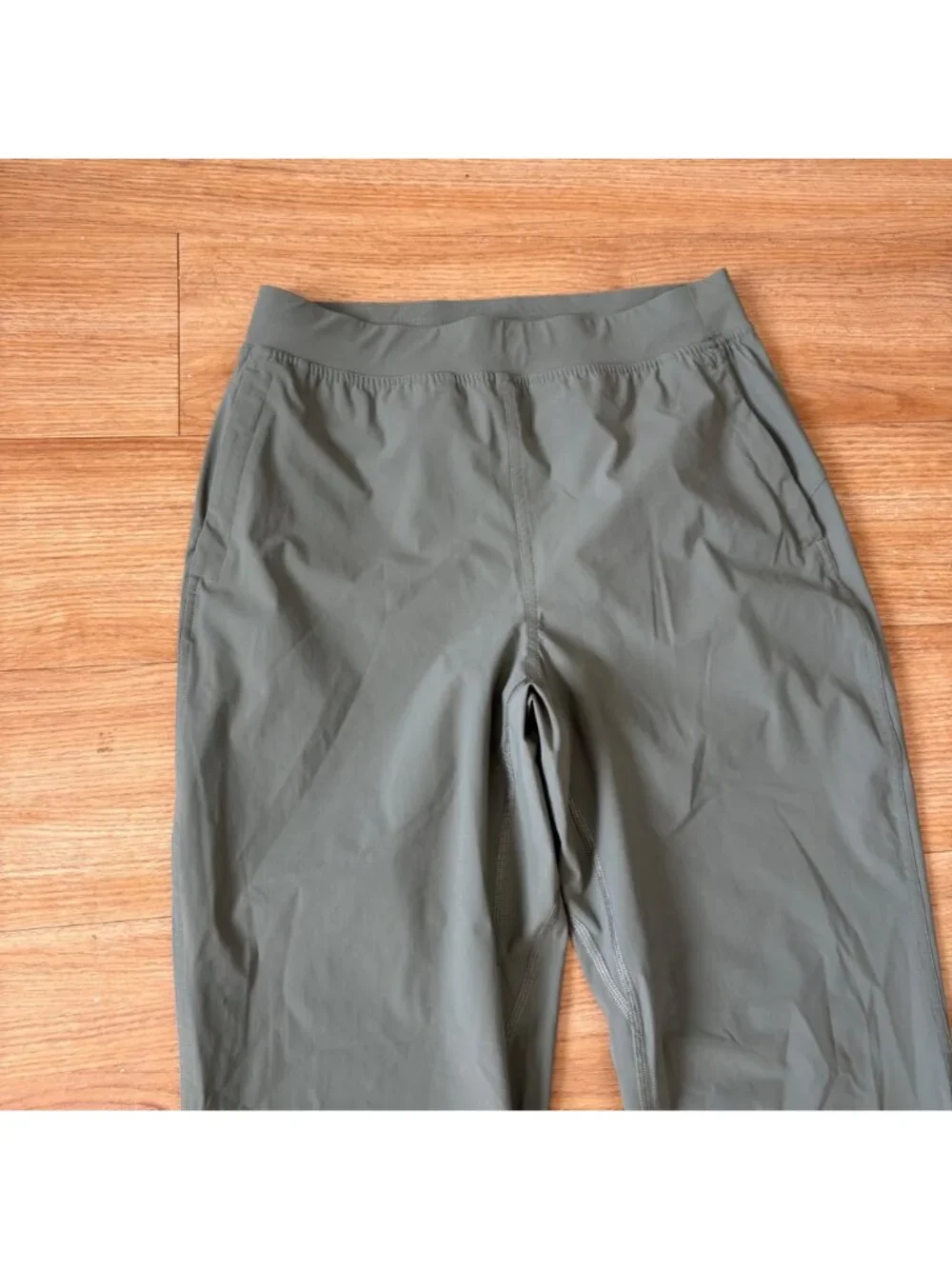 Lululemon Athletic Adapted State High Rise Jogger 28” Grey Sage Women’s Sz 6